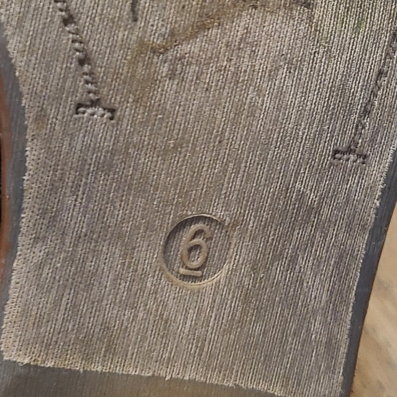 Wild Diva Black Faux Suede Black Ankle Booties size 6 - Picture 8 of 9